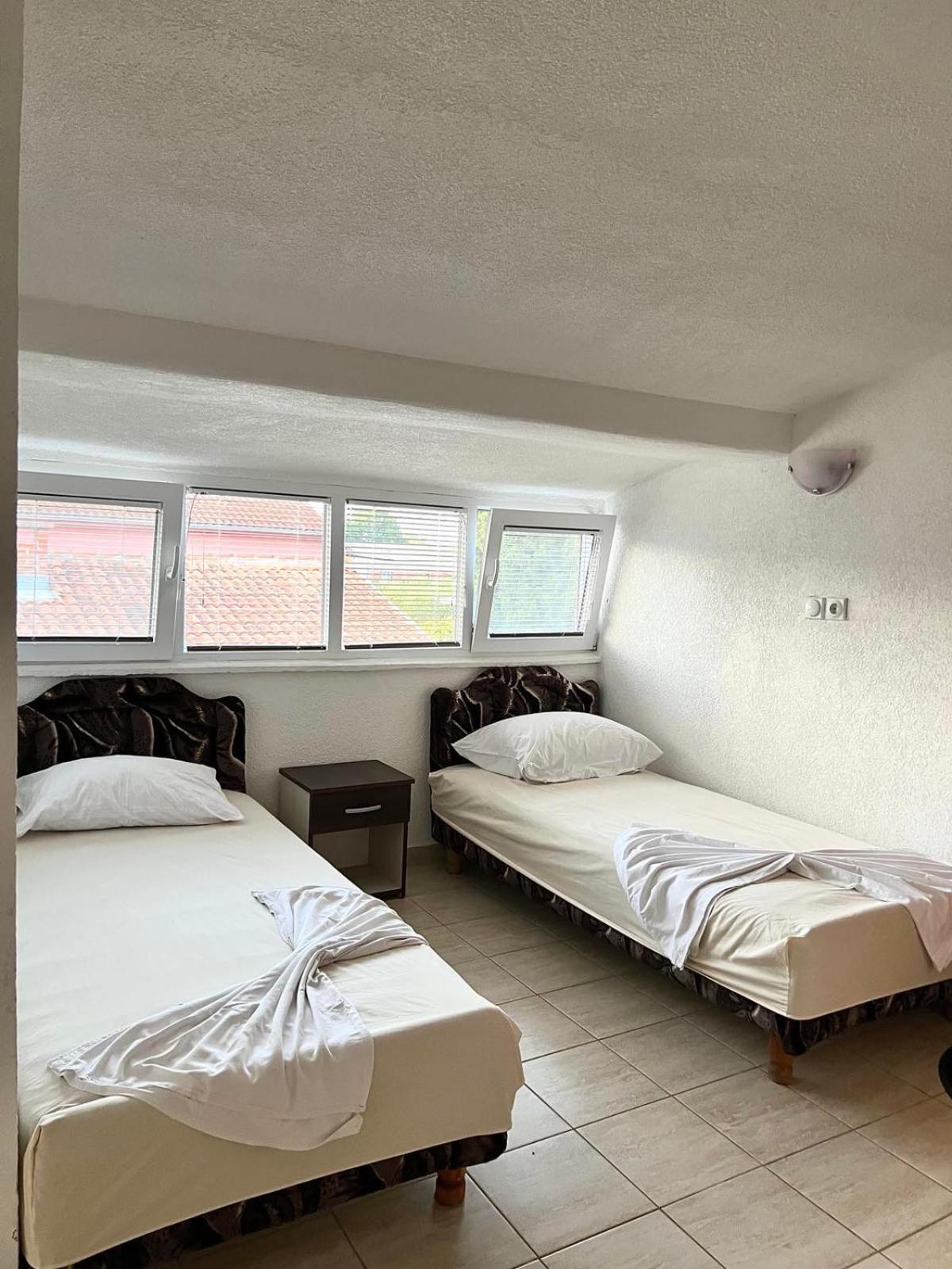 Apartments Vila Fata ウルツィニ エクステリア 写真